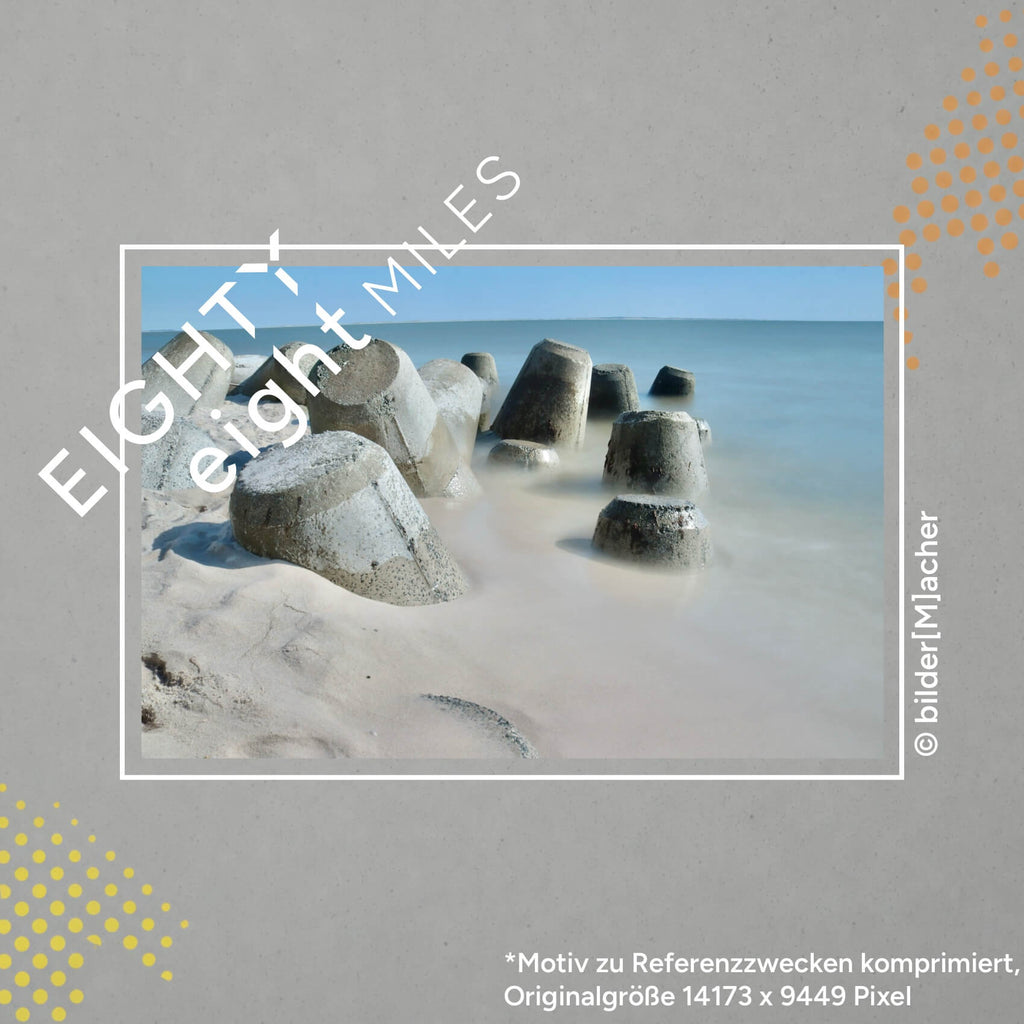 Wandbild von Tetrapoden im Wasser am Strand