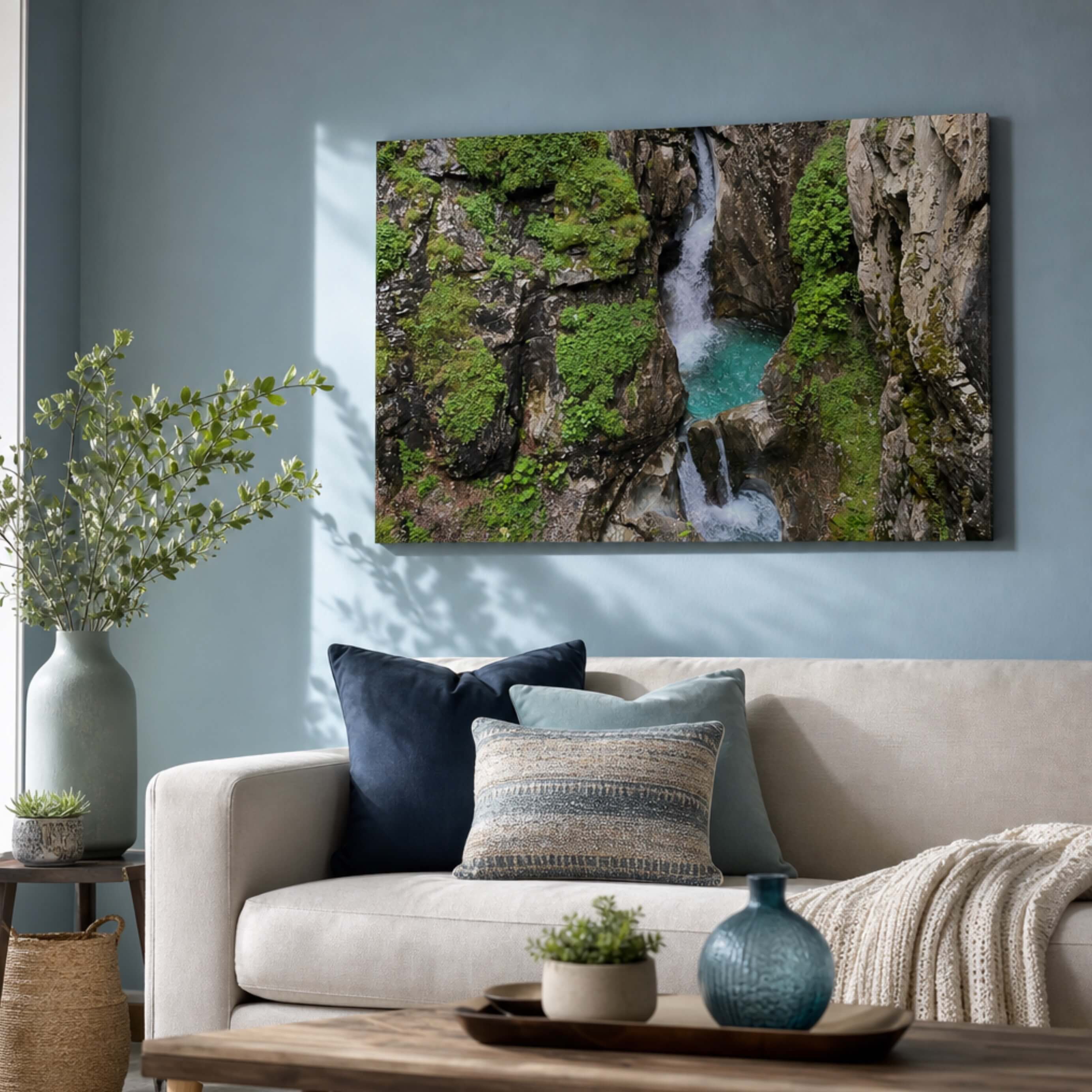 DMC Masterpiece: Versteckter Wasserfall in einer Wohnsituation