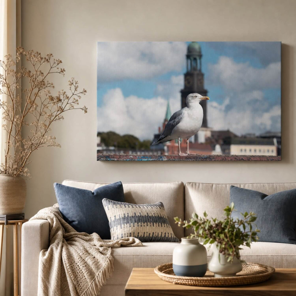 [ai-modified;e:living-room] 88Miles Wandbild Möwe Michel in einer Wohnsituation
