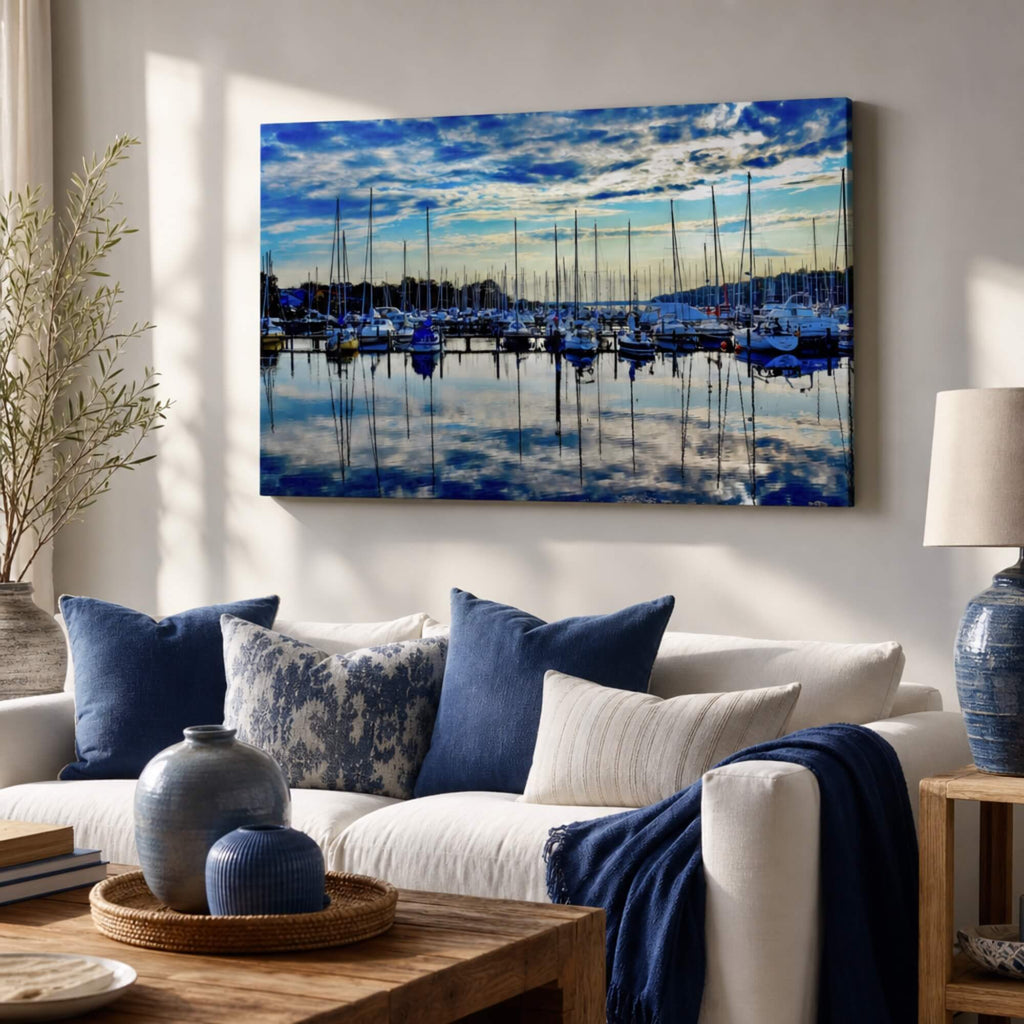 [ai-modified;e:living-room] Wandbild Segelmeer in einer Wohnsituation