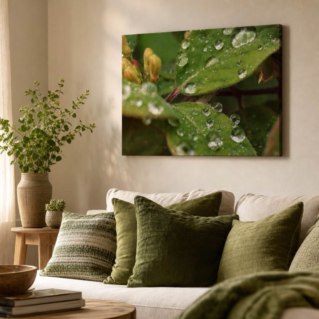 [ai-modified;e:living-room] DMC Masterpieces: Regenjuwelen in einer Wohnsituation