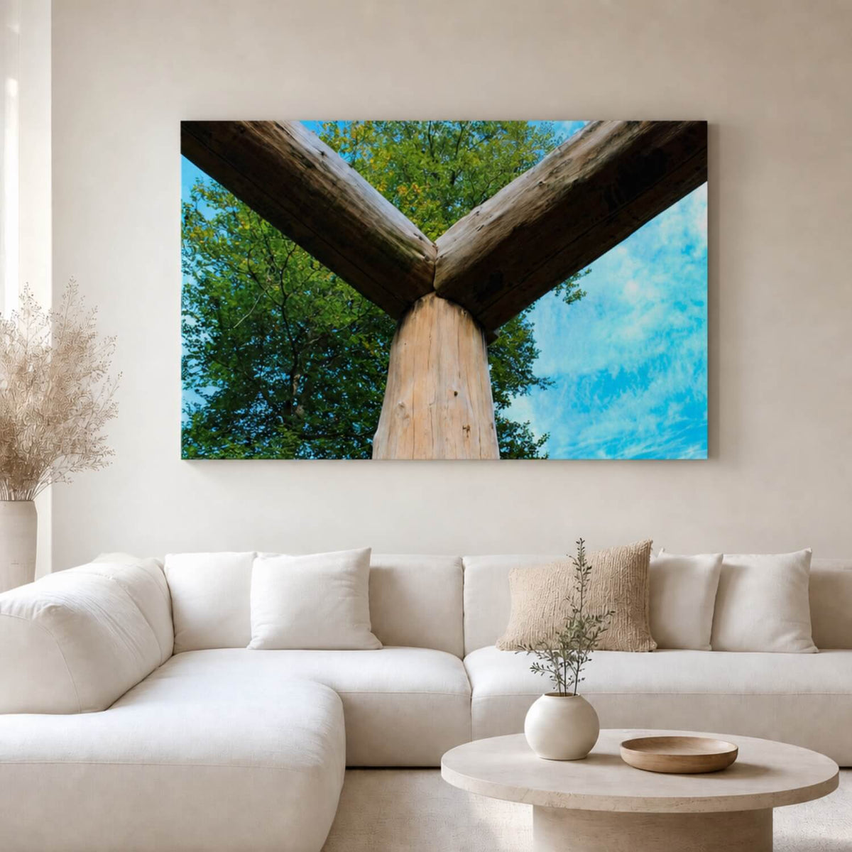 [ai-modified;e:living-room] In einer hellen Wohnsituation hängt das Wandbild: DMC Masterpieces: Flux