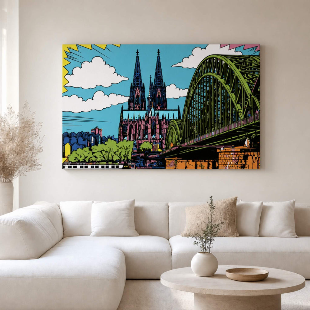 [ai-modified;e:living-room] In einer hellen Wohnsituation hängt das 88Miles Wandbild: Koeln meets popart